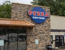 Pizza Cottage Mount Vernon Storefront.